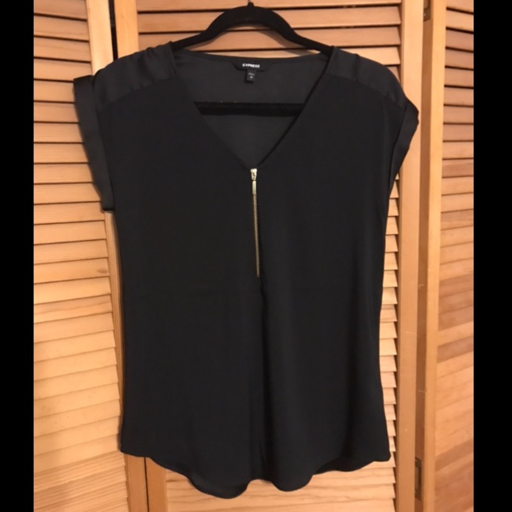 Express 3/4 Zipper Blouse